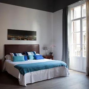 https://colom-apartments.topbarcelonahotels.com